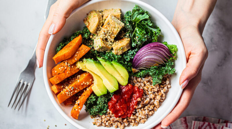 Dieta vegană poate modifica rapid metabolismul ficatului. Ce au descoperit cercetătorii?